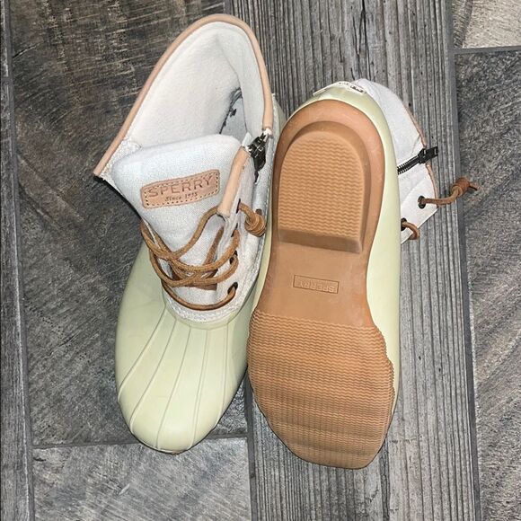 Sperry Top-sider Cream and Tan Rain Boots with Rubber Sole - Picture 4 of 4